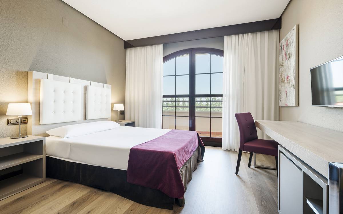 Habitaciones con terraza Hotel ILUNION Golf Badajoz