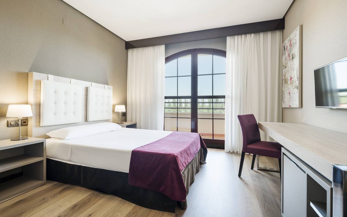 Habitaciones con terraza Hotel ILUNION Golf Badajoz Habitaciones con terraza Hotel ILUNION Golf Badajoz