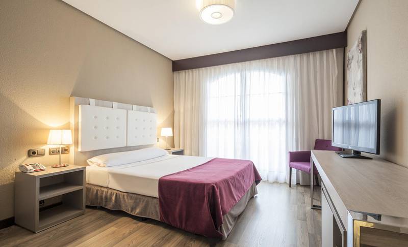 Habitación accesible Hotel ILUNION Golf Badajoz
